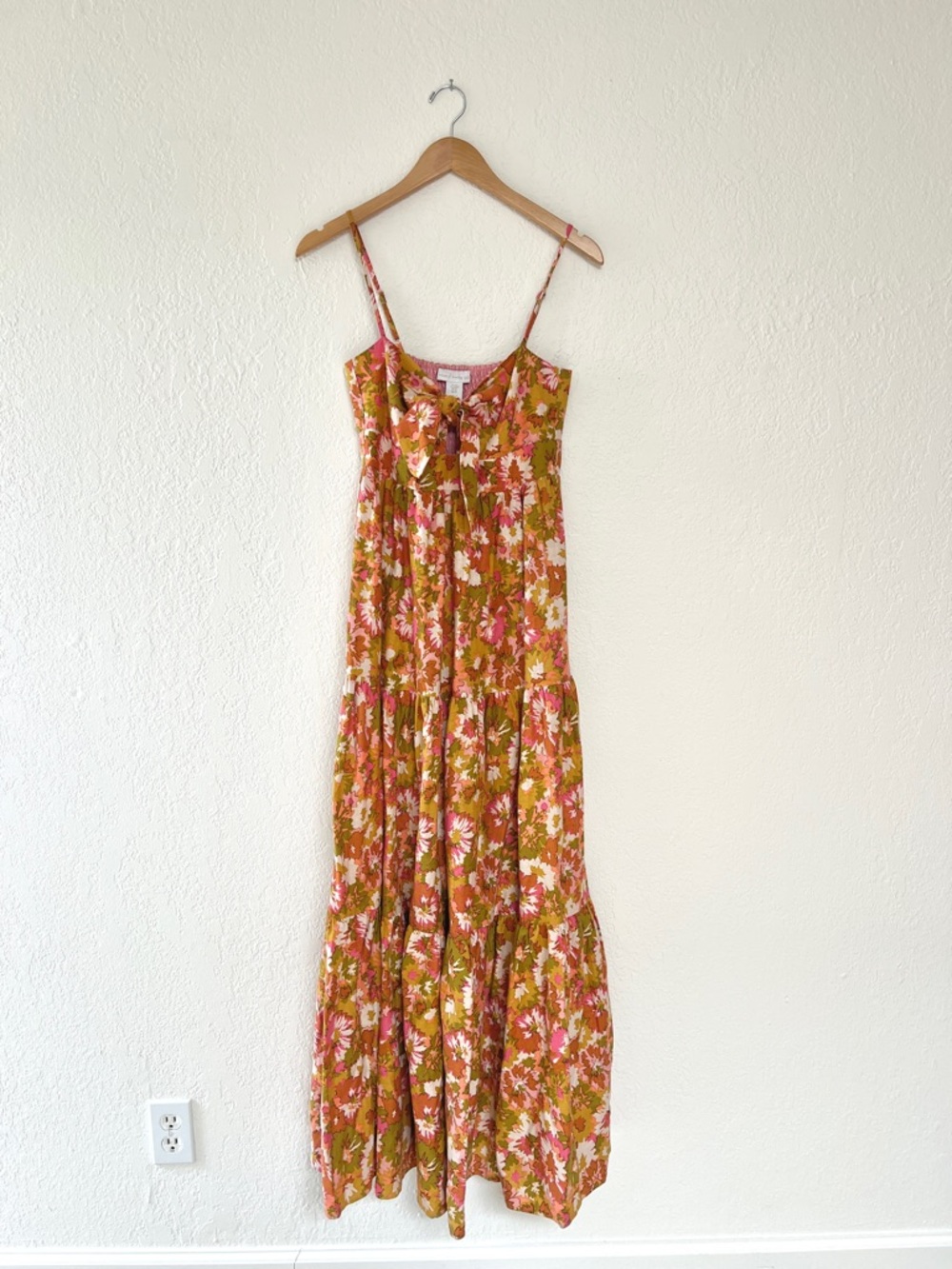 HOUSE OF HARLOW 1960 linen keyhole floral tiered bohemian maxi dress / size XS